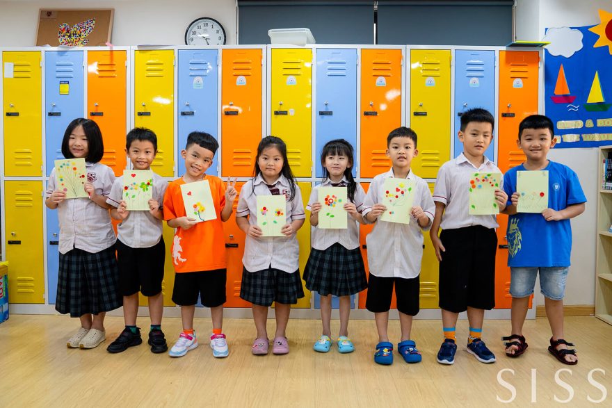 siss-welcomed-vietnamese-womens-day-full-of-emotions