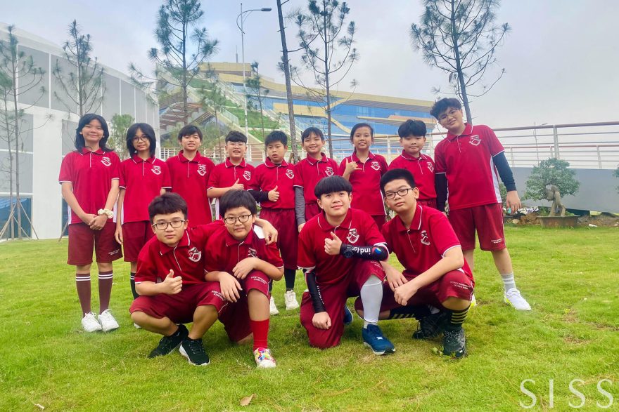 talented-engineers-team-at-vex-robotics-2024