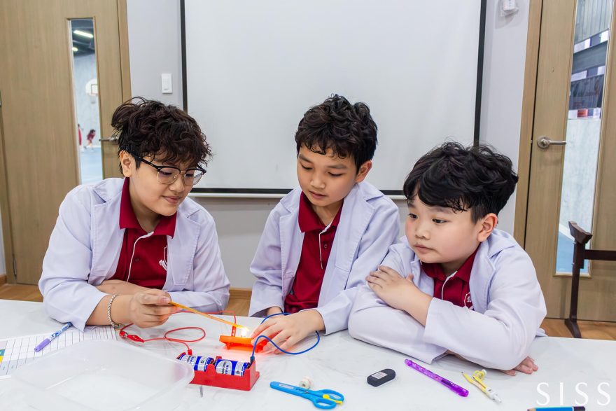 truoc-them-school-year-exhibition-2023-2024