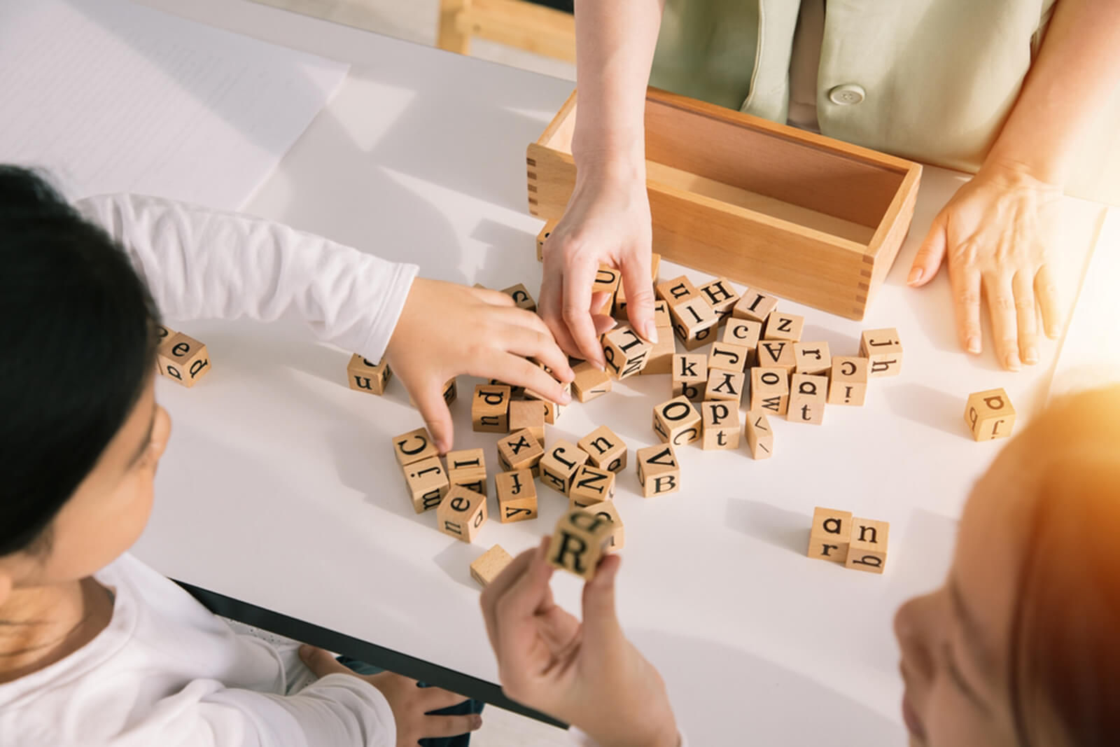 Những dấu hiệu nhận biết trẻ có Trí thông minh ngôn ngữ